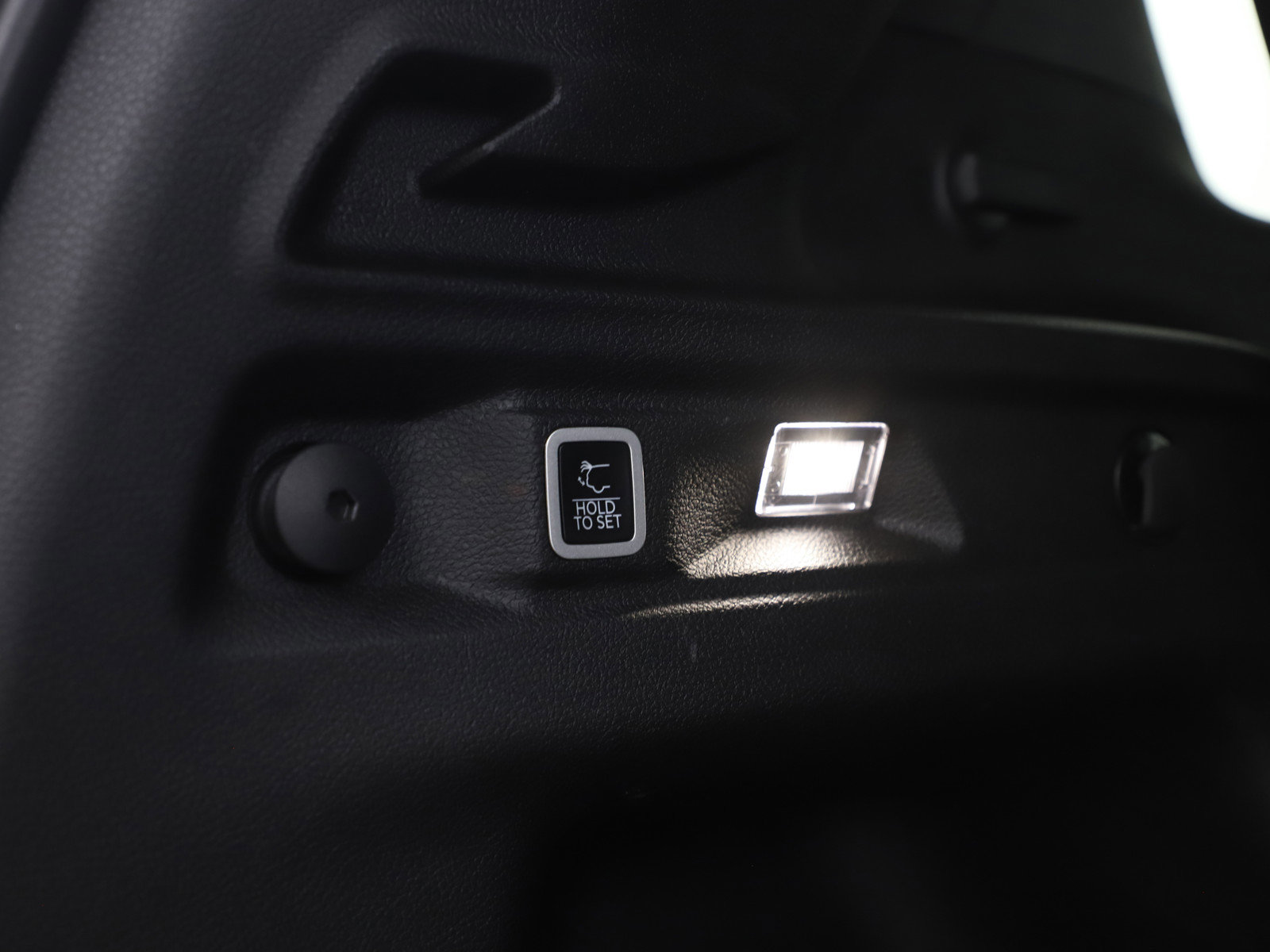 Used 2025 Jeep Grand Cherokee L Limited w/ Black Appearance Package image 19