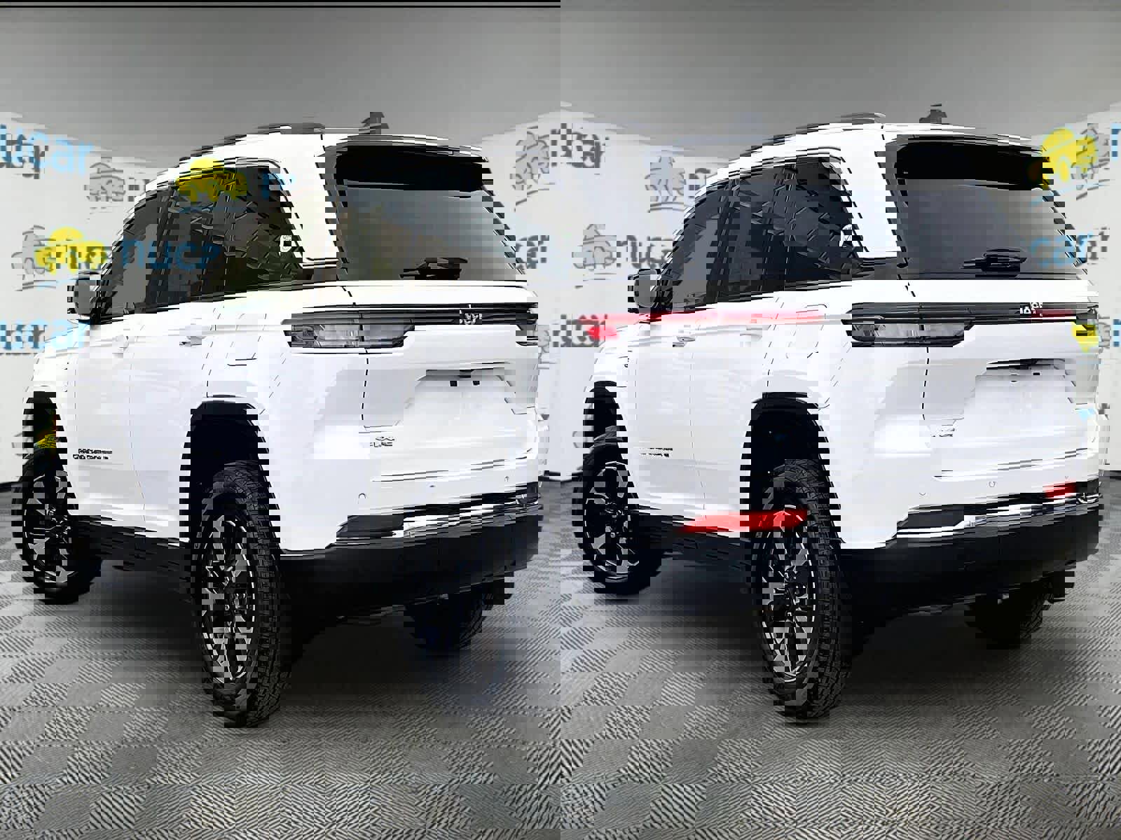 Used 2022 Jeep Grand Cherokee Limited 4xe w/ MOPAR Finishing Package AWD/4WD image 4