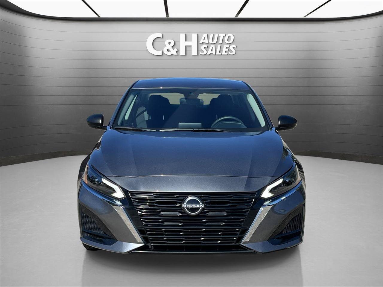 Used 2025 Nissan Altima 2.5 SV FWD image 2