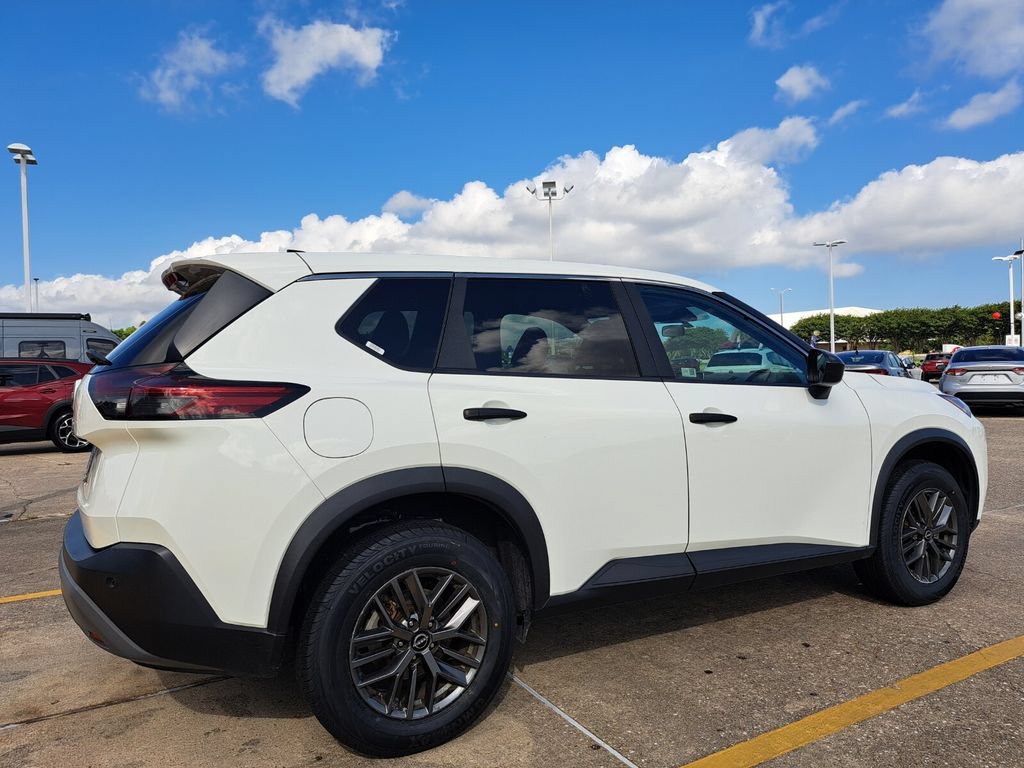 Used 2023 Nissan Rogue S FWD image 5