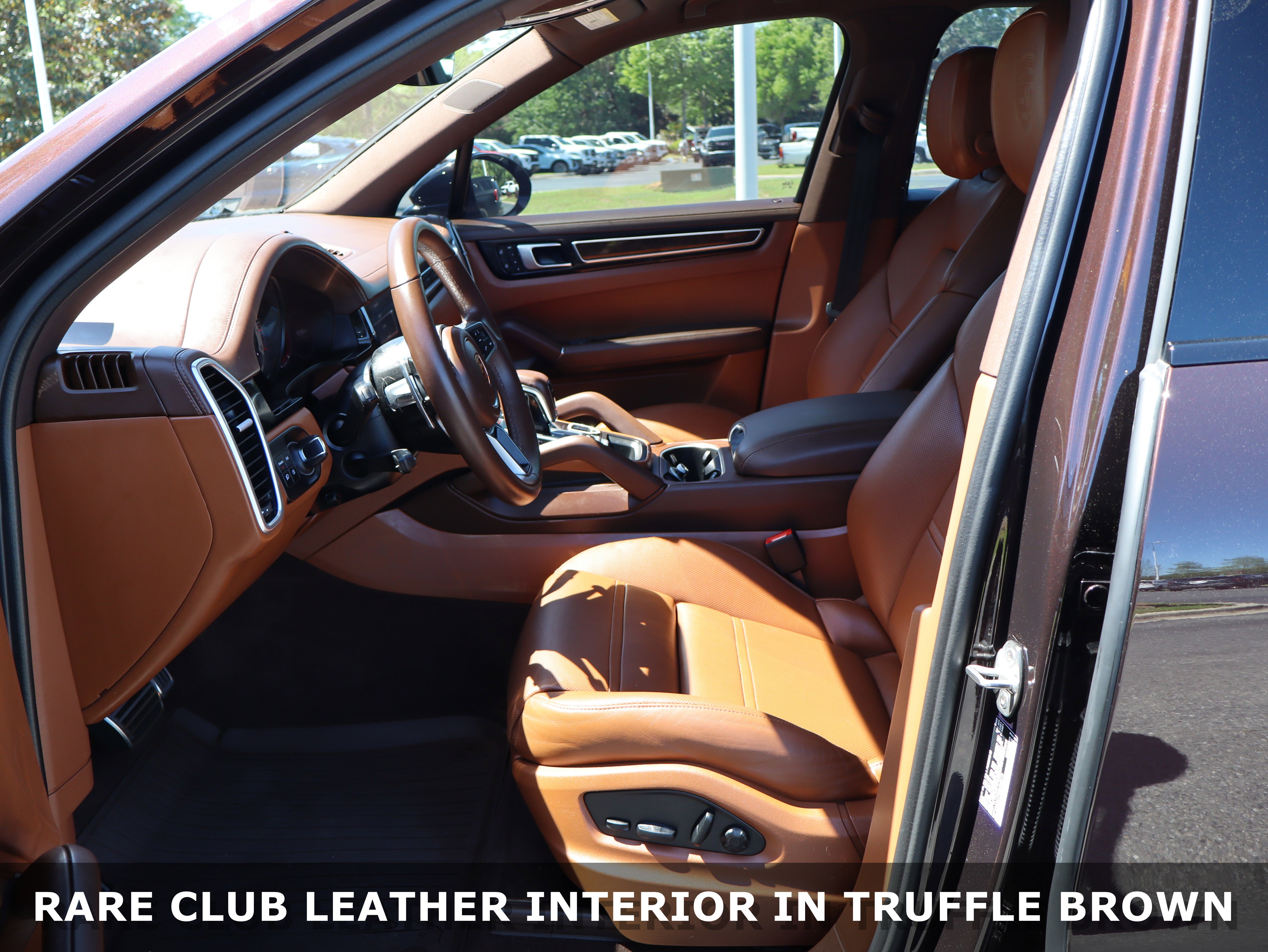 Used 2022 Porsche Cayenne AWD/4WD image 6