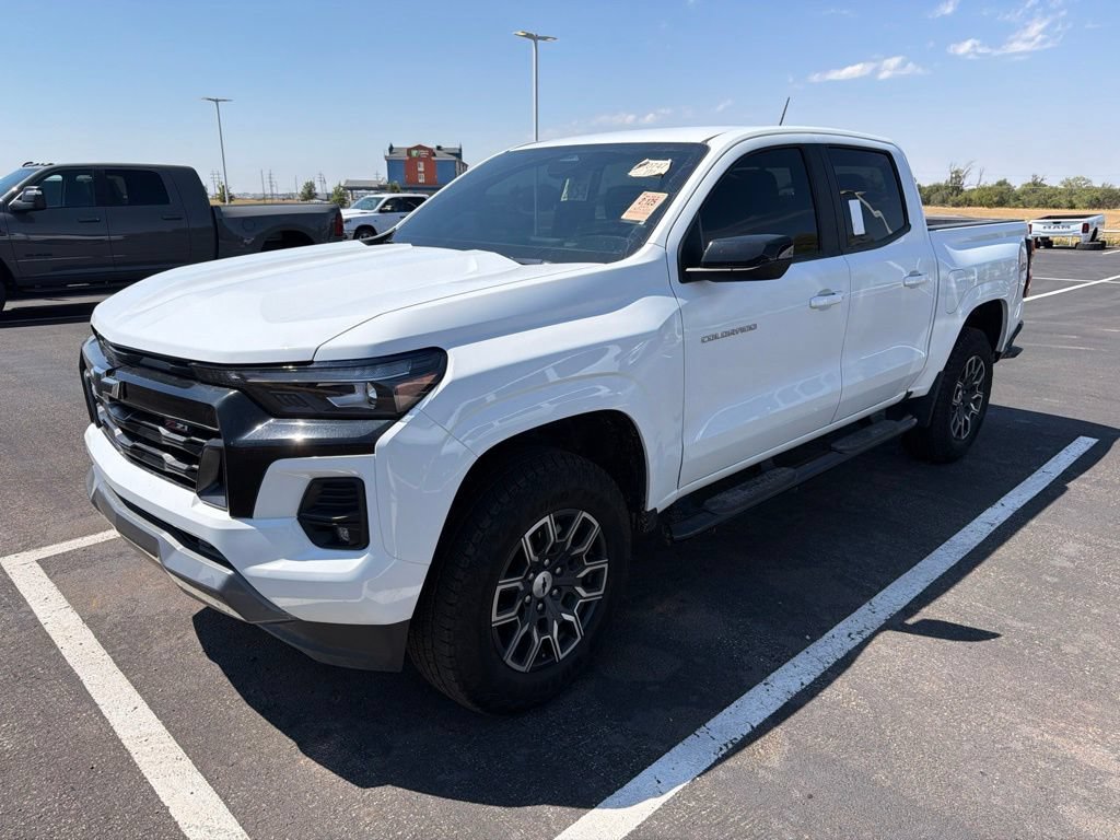 Used 2024 Chevrolet Colorado Z71 AWD/4WD image 8