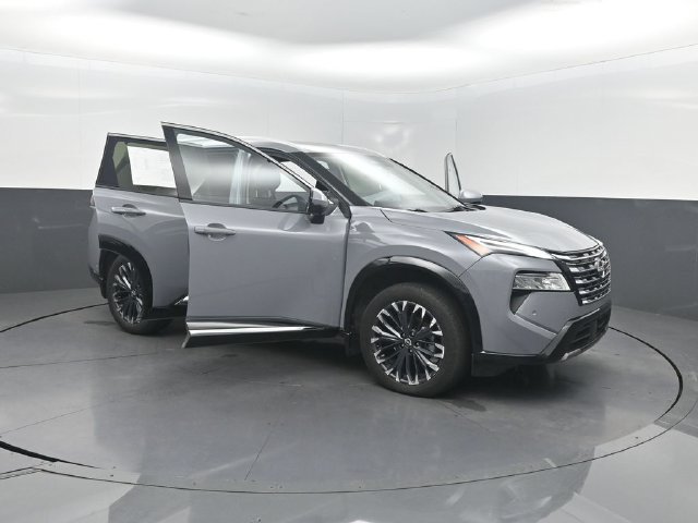 Used 2024 Nissan Rogue Platinum FWD image 32