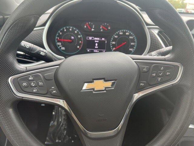 Used 2023 Chevrolet Malibu LT image 9