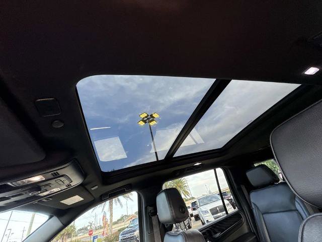 Used 2023 GMC Yukon XL Denali image 31