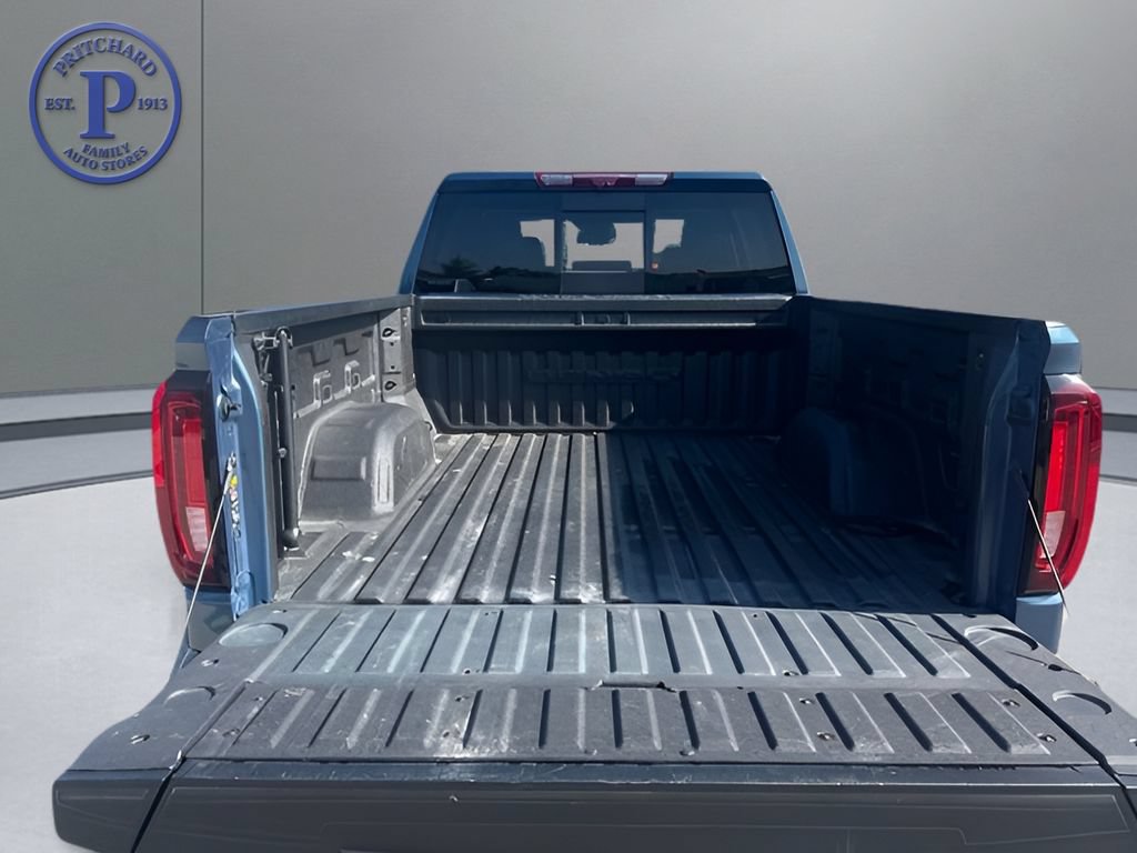 Used 2024 GMC Sierra 1500 Denali w/ Technology Package AWD/4WD image 9