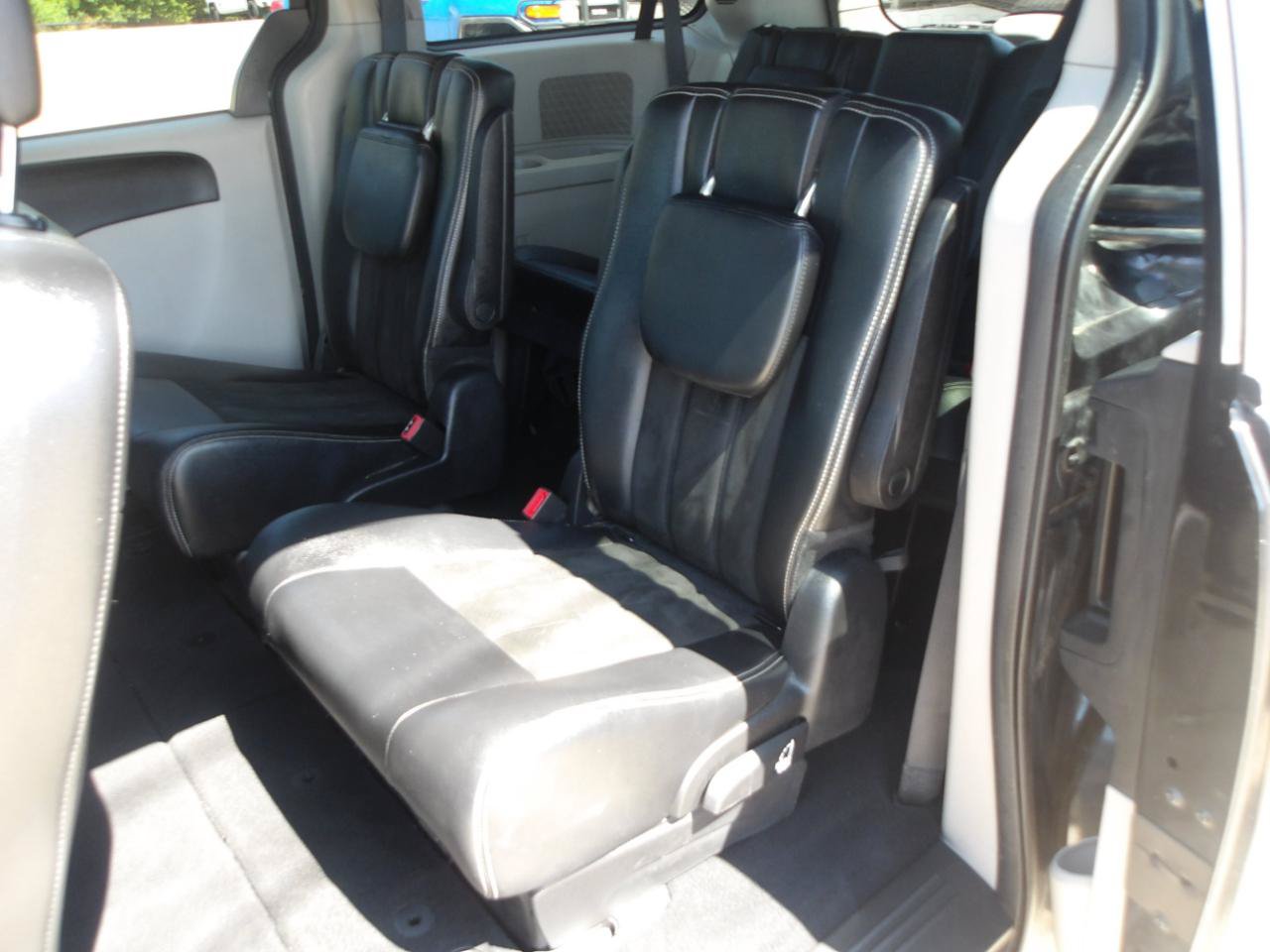 Used 2019 Dodge Grand Caravan SXT FWD image 15