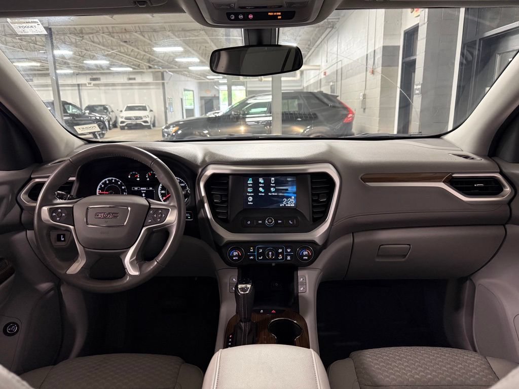 Used 2018 GMC Acadia SLE AWD/4WD image 8