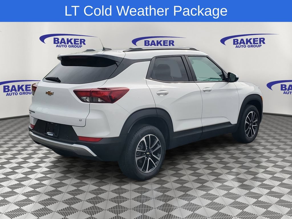 Used 2024 Chevrolet TrailBlazer LT w/ LT Cold Weather Package AWD/4WD image 2
