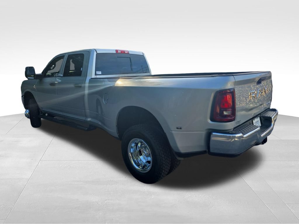 New 2026 RAM 3500 Tradesman AWD/4WD image 3