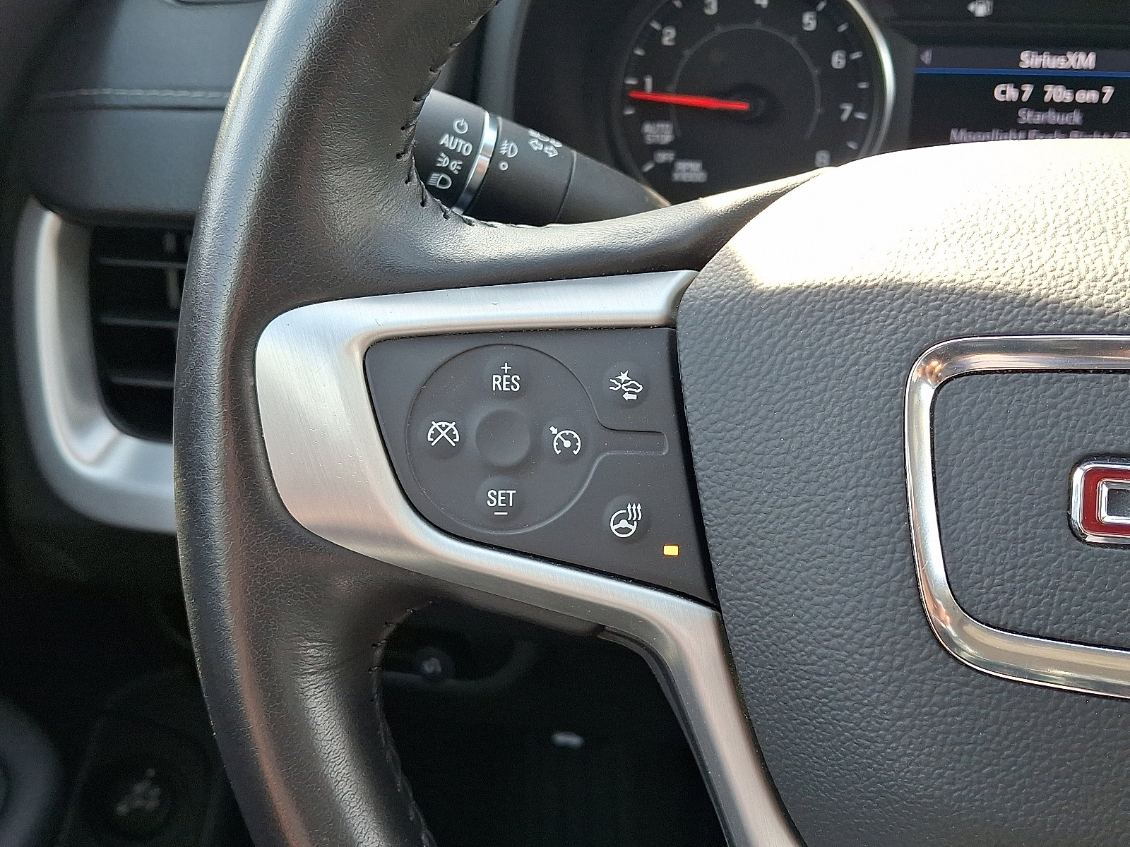 Used 2022 GMC Terrain SLT w/ Tech Package image 22