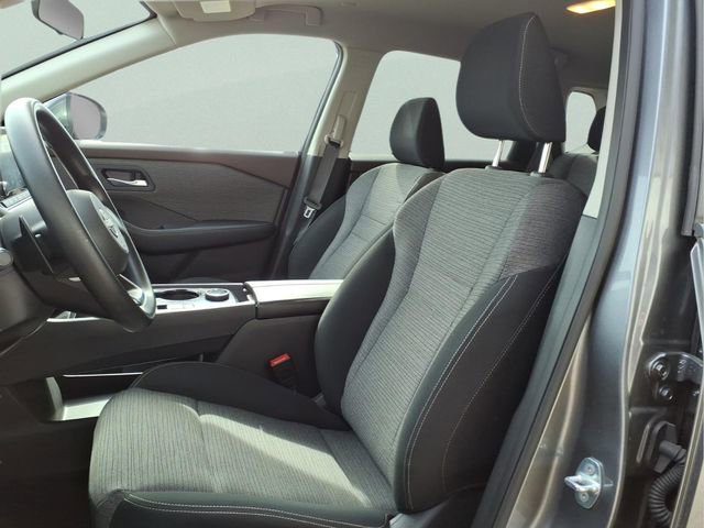 Used 2023 Nissan Rogue SV image 12