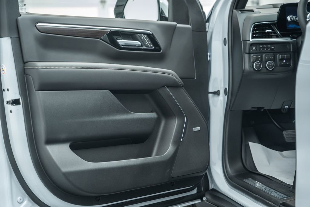 New 2026 Chevrolet Suburban Premier w/ Sun And Tow Package AWD/4WD image 42