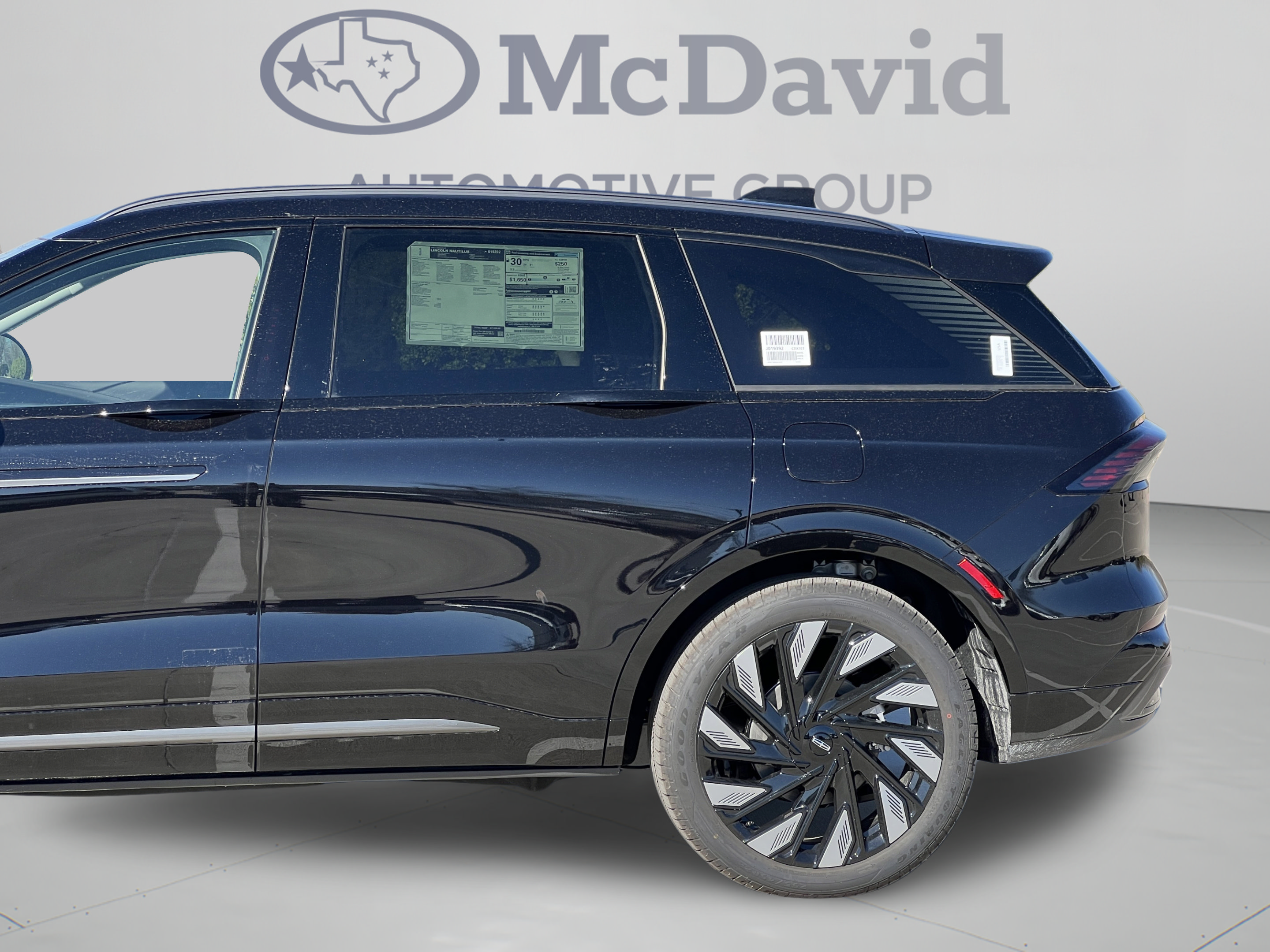 New 2026 Lincoln Nautilus Reserve w/ Jet Appearance Package AWD/4WD image 32