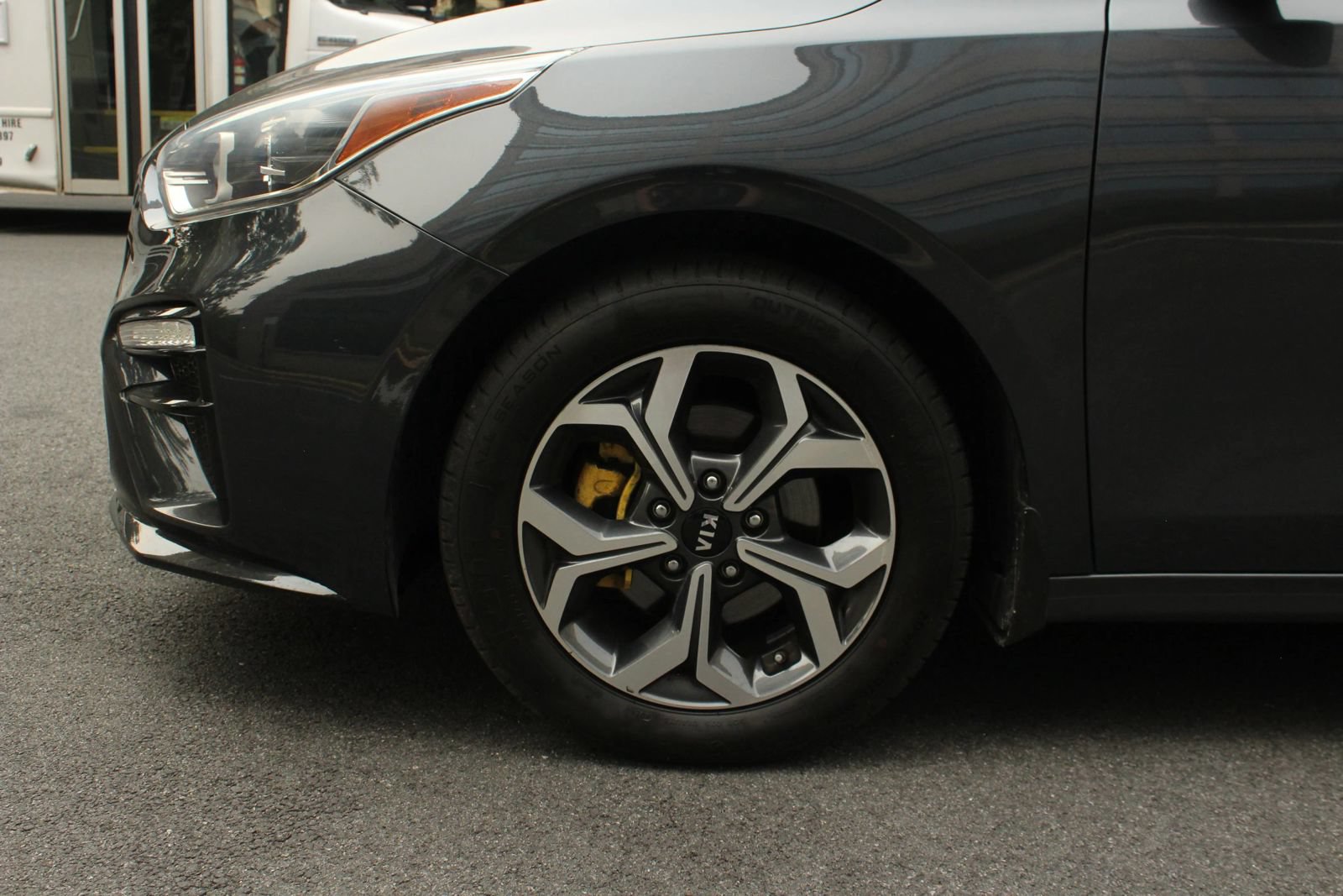 Used 2020 Kia Forte LXS FWD image 11