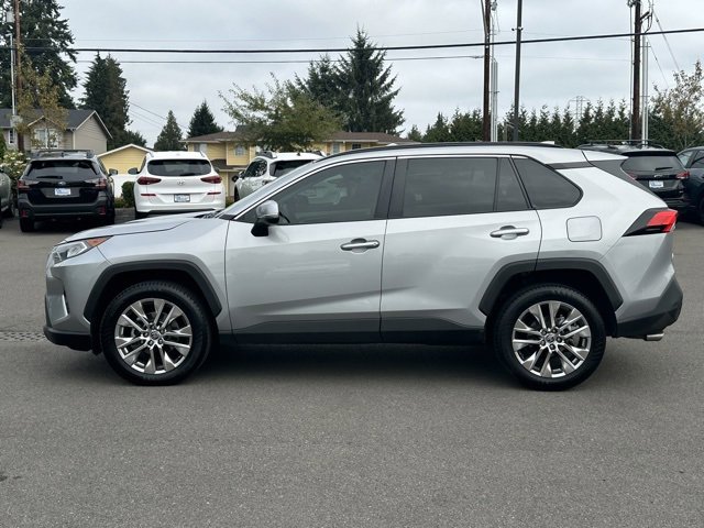 Used 2021 Toyota RAV4 XLE Premium image 6