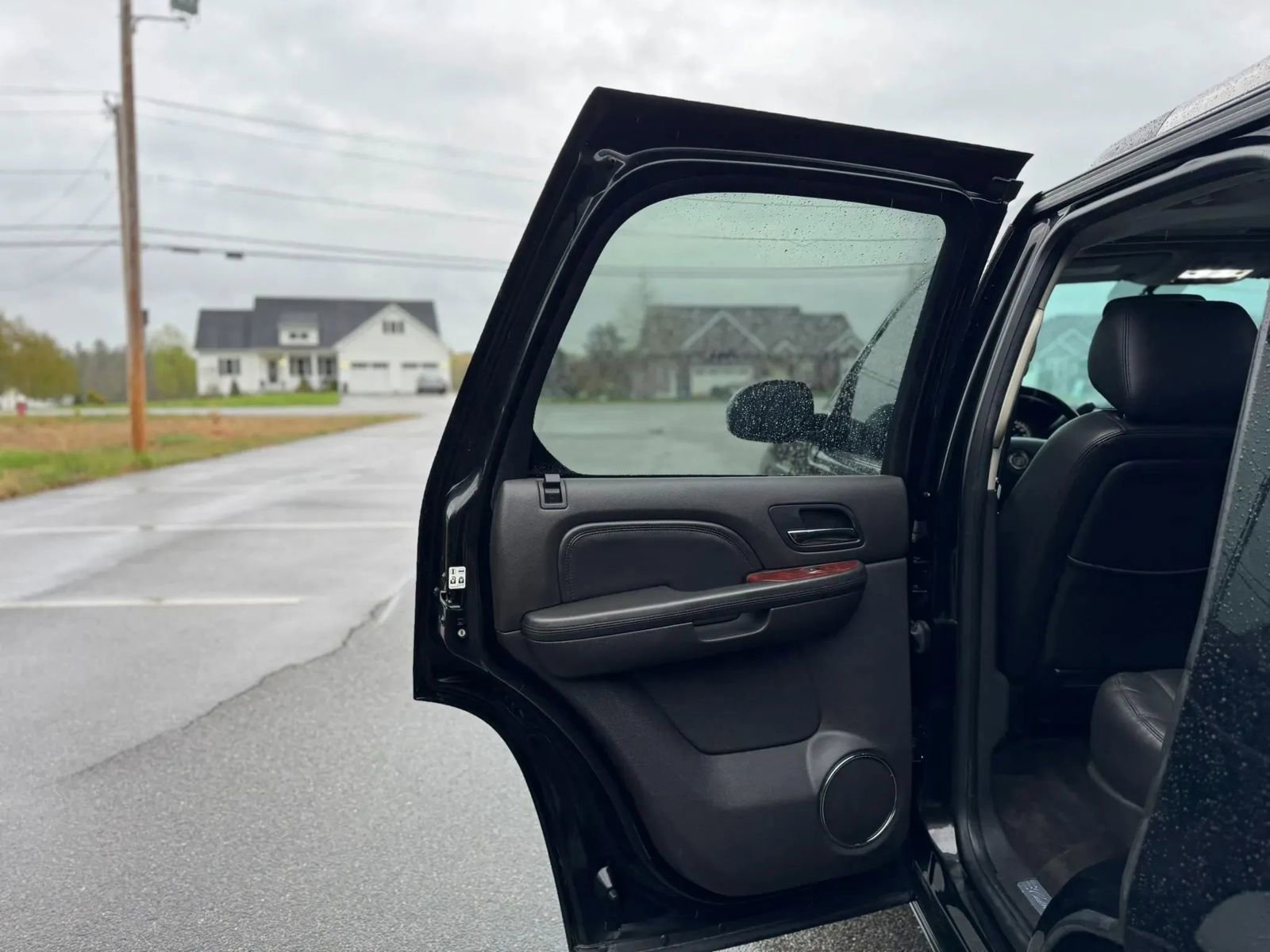 Used 2014 Cadillac Escalade Premium AWD/4WD image 13