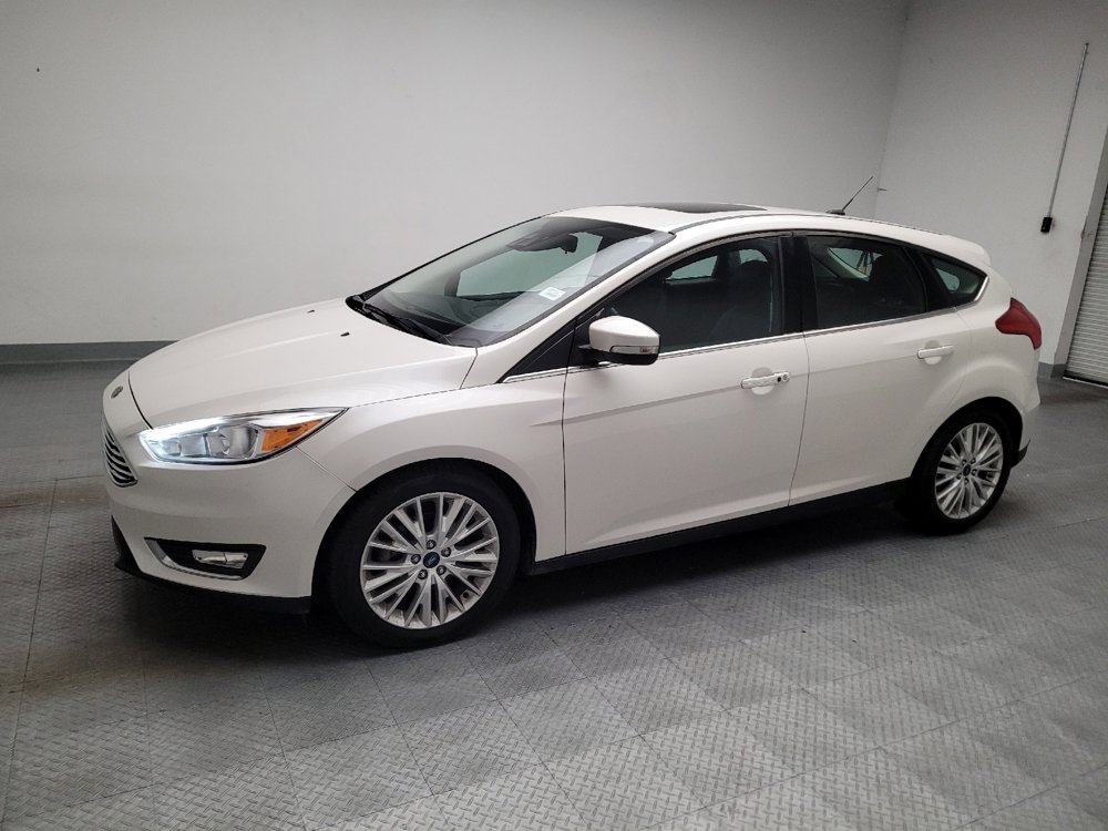 Used 2018 Ford Focus Titanium w/ Titanium Technology Package FWD image 2
