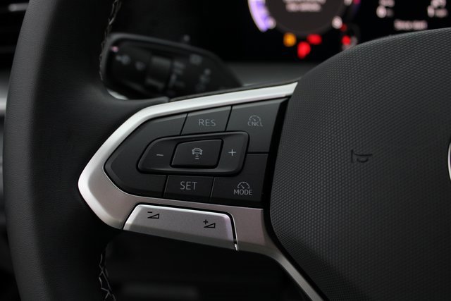 New 2026 Volkswagen Tiguan SE image 12