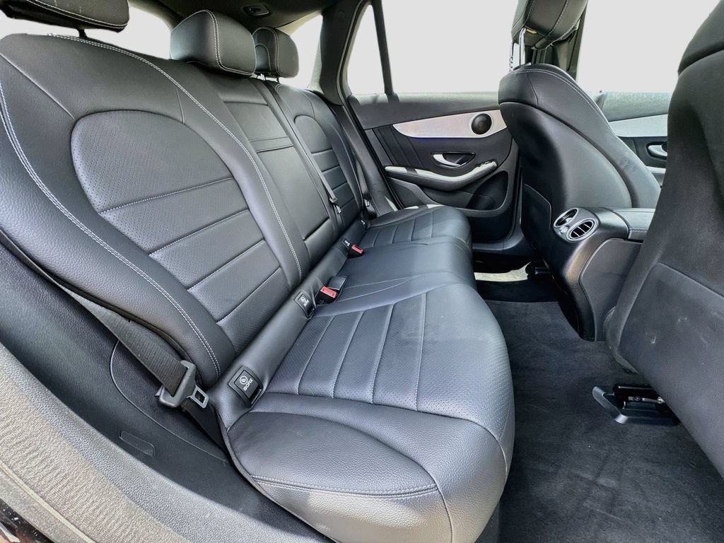 Used 2022 Mercedes-Benz GLC 300 image 33