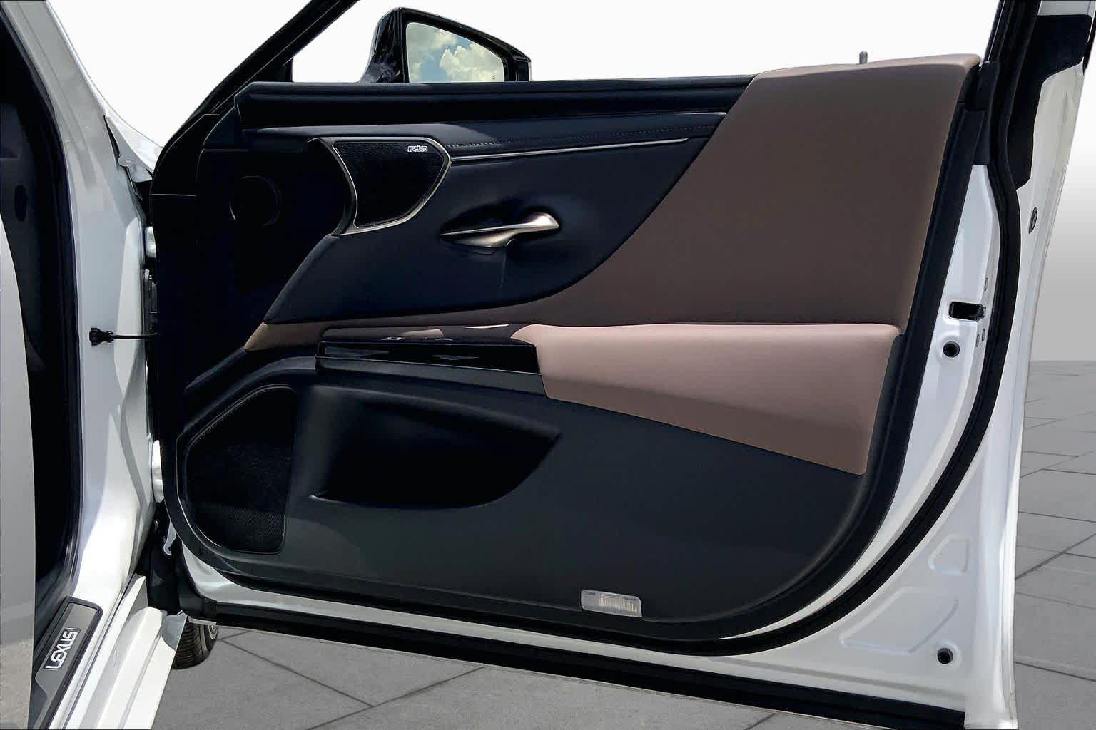 Used 2025 Lexus ES 350 Ultra Luxury FWD image 22