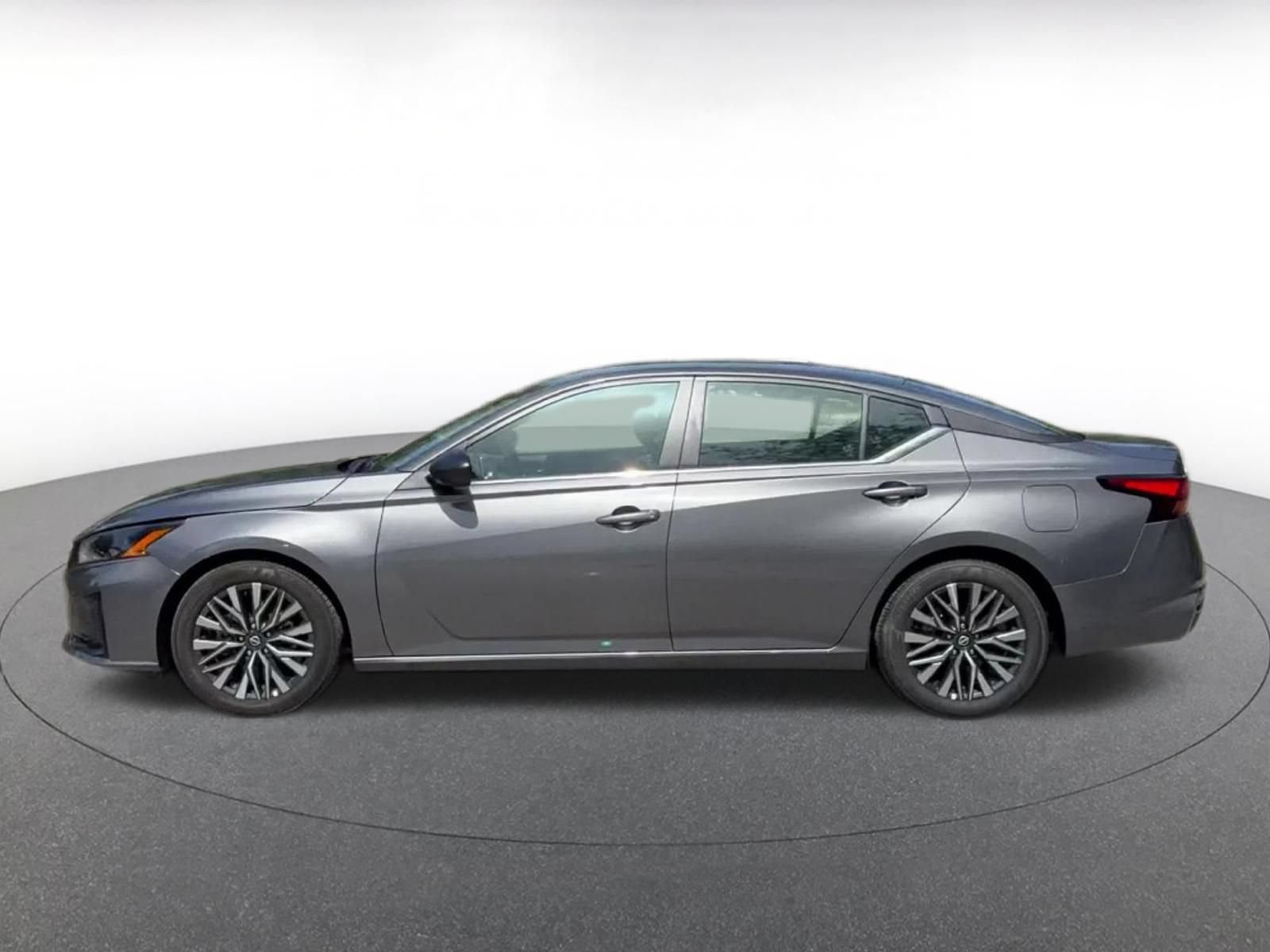 Used 2026 Nissan Altima 2.5 SV FWD image 9
