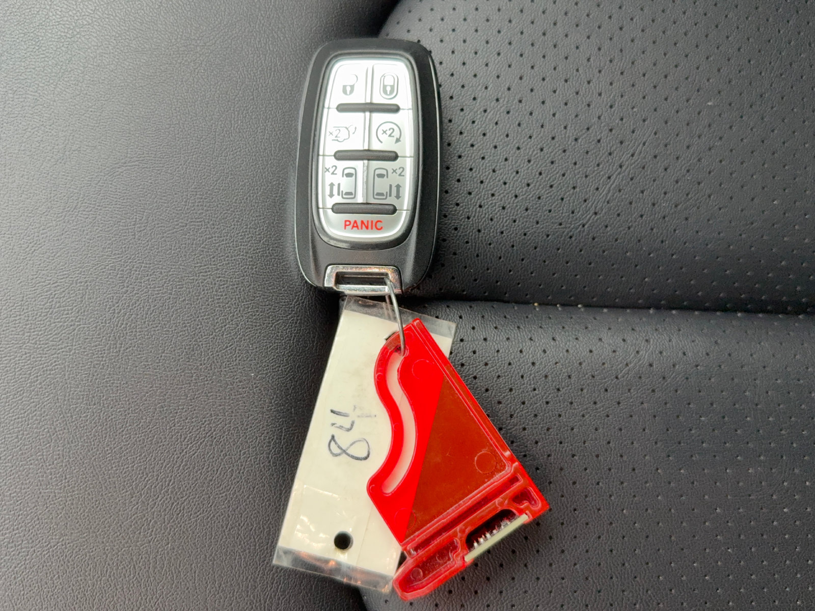 Used 2024 Chrysler Pacifica Limited FWD image 52