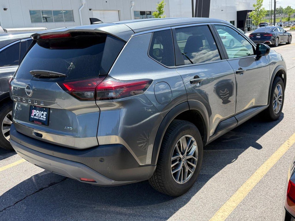 Used 2023 Nissan Rogue S AWD/4WD image 6