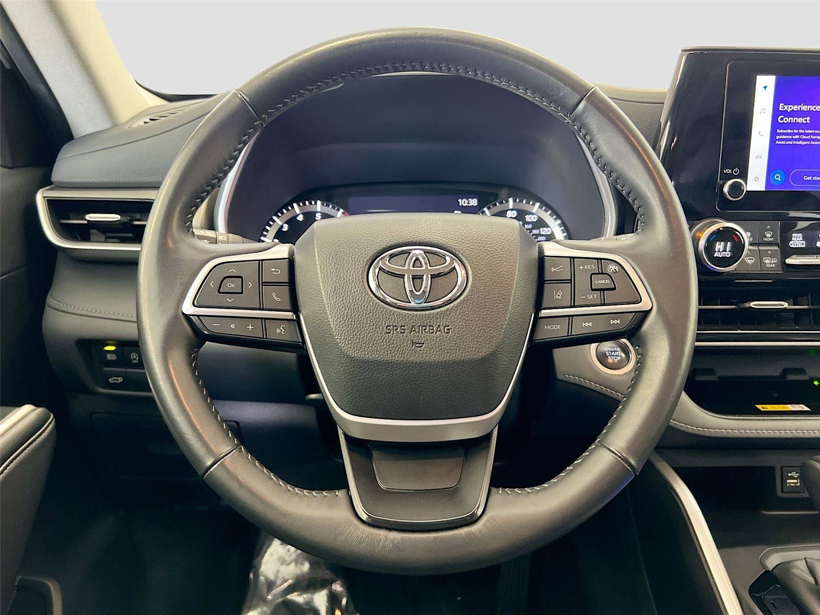 Used 2024 Toyota Highlander XLE image 21