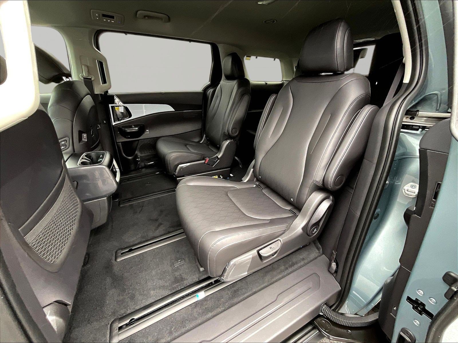 New 2027 Kia Carnival EX FWD image 18