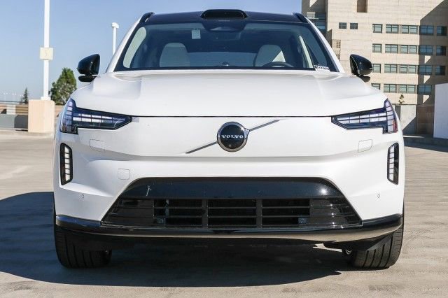 New 2025 Volvo EX90 Ultra image 2