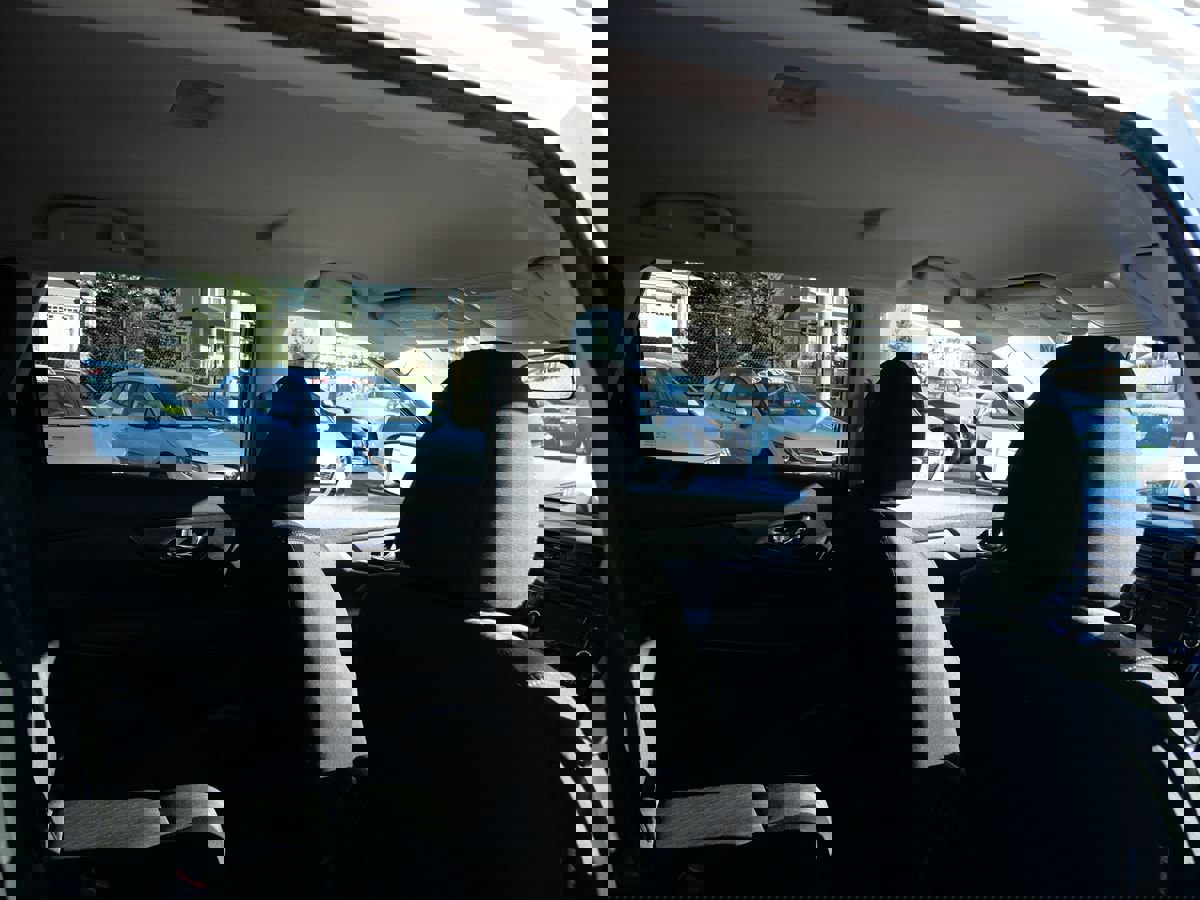 Used 2019 Nissan Rogue SV image 25