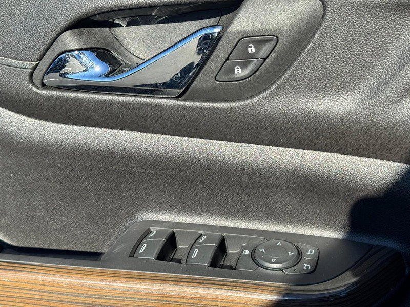 Used 2023 GMC Acadia SLE w/ Driver Convenience Package image 23