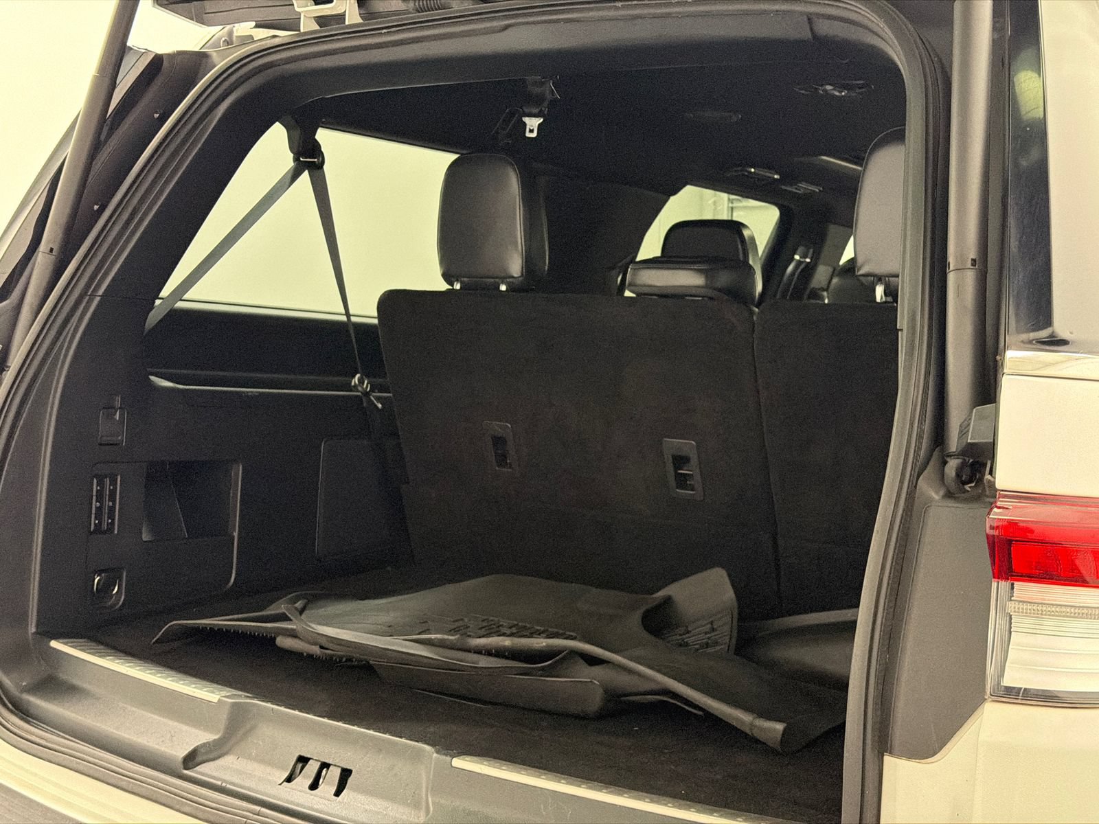 Certified 2023 Lincoln Navigator L Reserve AWD/4WD image 9