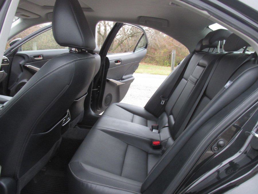 Used 2020 Lexus IS 300 AWD w/ Premium Package image 69