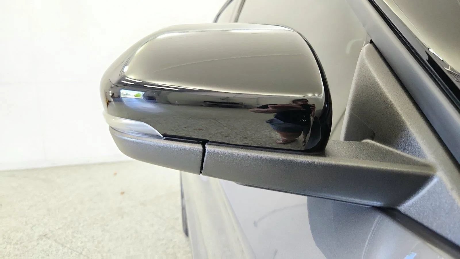 Used 2025 Ford Explorer ST w/ Sun And Sound Package RWD image 37
