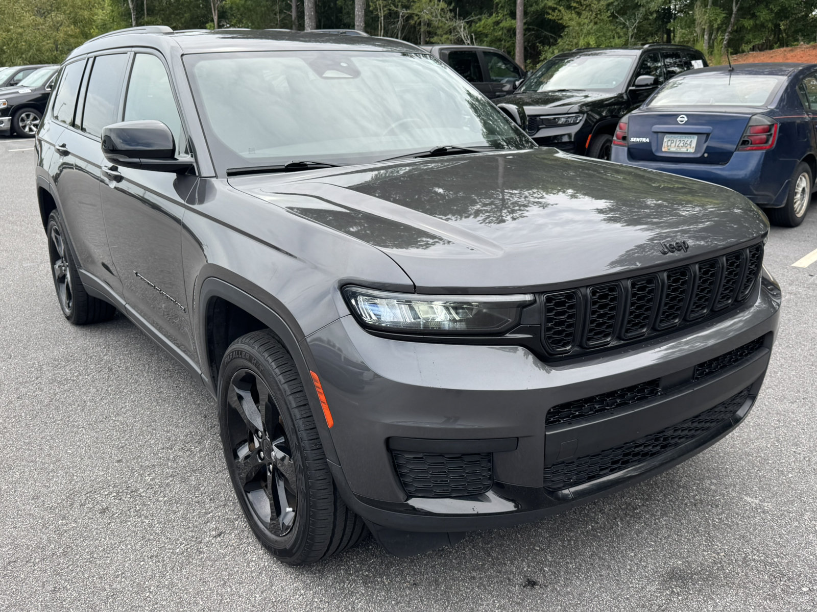 Used 2022 Jeep Grand Cherokee L Laredo AWD/4WD image 3