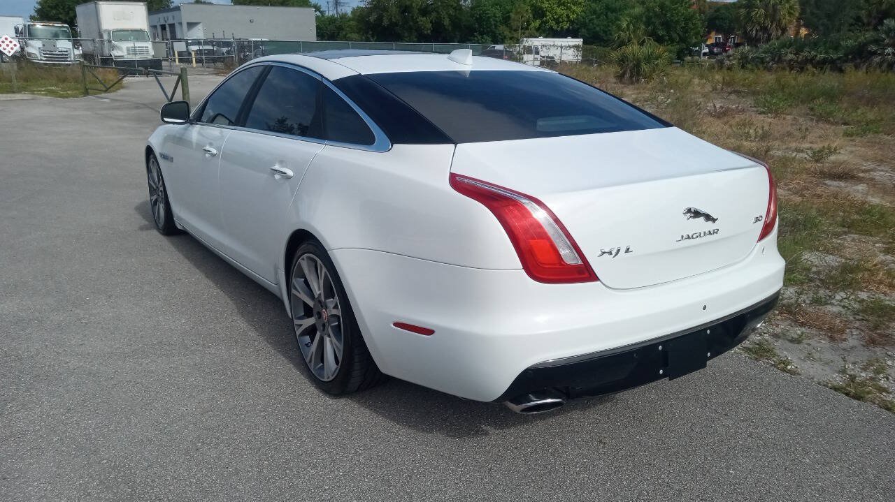 Used 2017 Jaguar XJ L Portfolio RWD image 8
