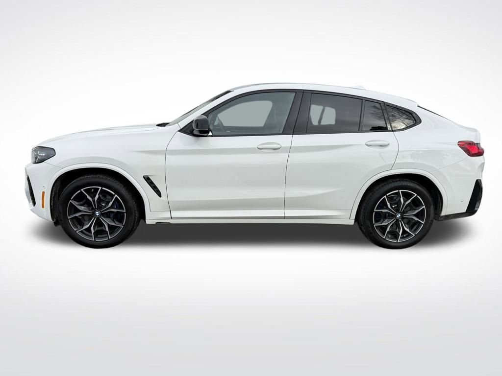 Used 2024 BMW X4 M40i w/ Premium Package image 3