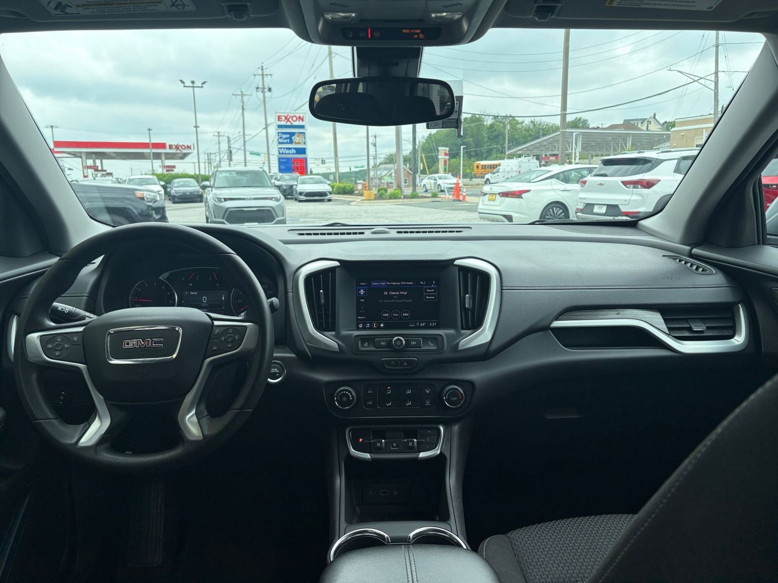 Used 2024 GMC Terrain SLE FWD image 33
