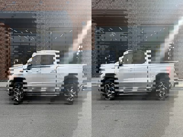 Used 2022 GMC Sierra 1500 SLT w/ SLT Premium Package image 3