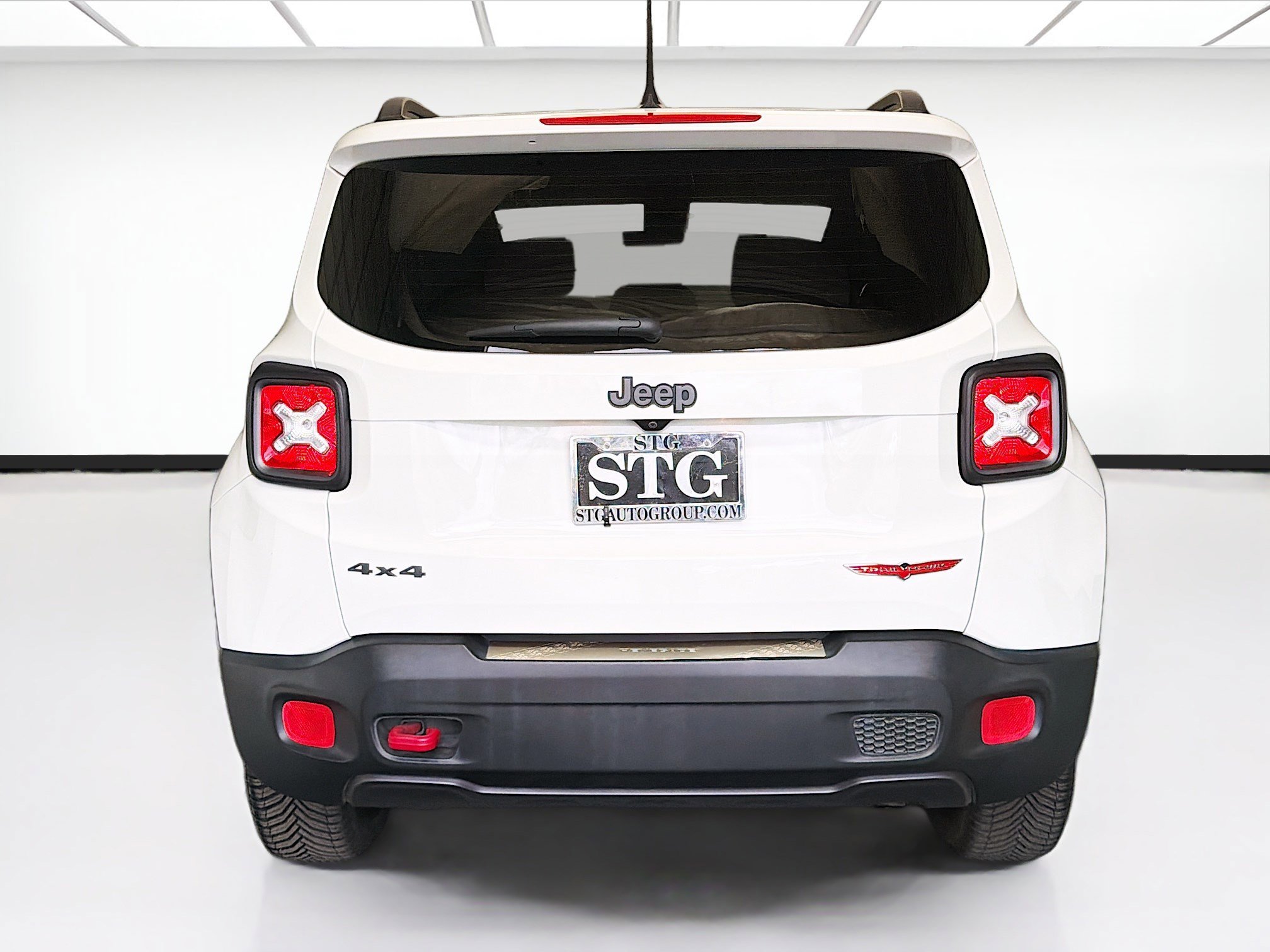 Used 2016 Jeep Renegade Trailhawk AWD/4WD image 5