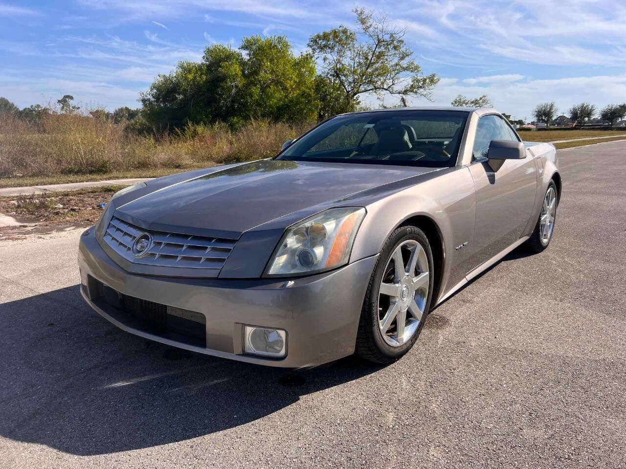 Used 2005 Cadillac XLR image 2