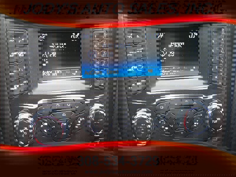 Used 2018 Ford Fusion SE w/ Equipment Group 201A image 17