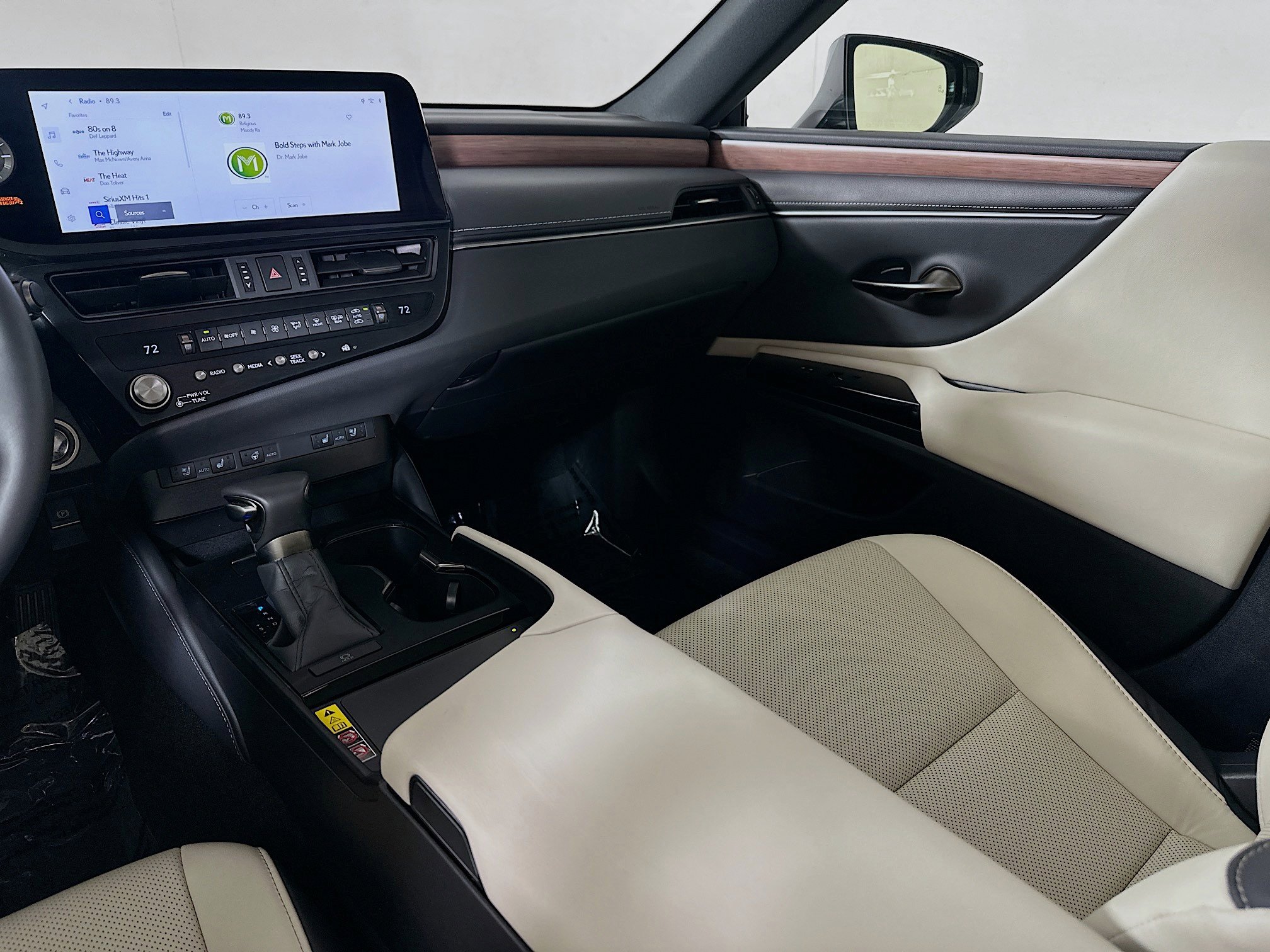 Used 2025 Lexus ES 350 w/ Premium Package image 22