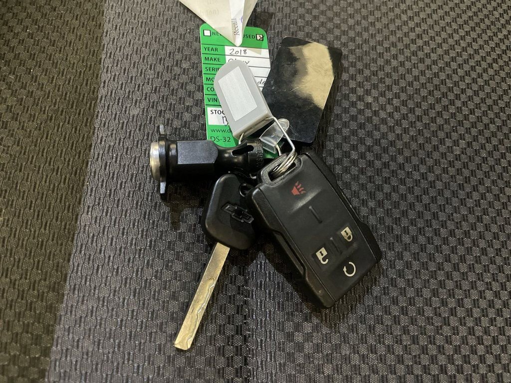 Used 2018 Chevrolet Silverado 1500 LT w/ All Star Edition image 27