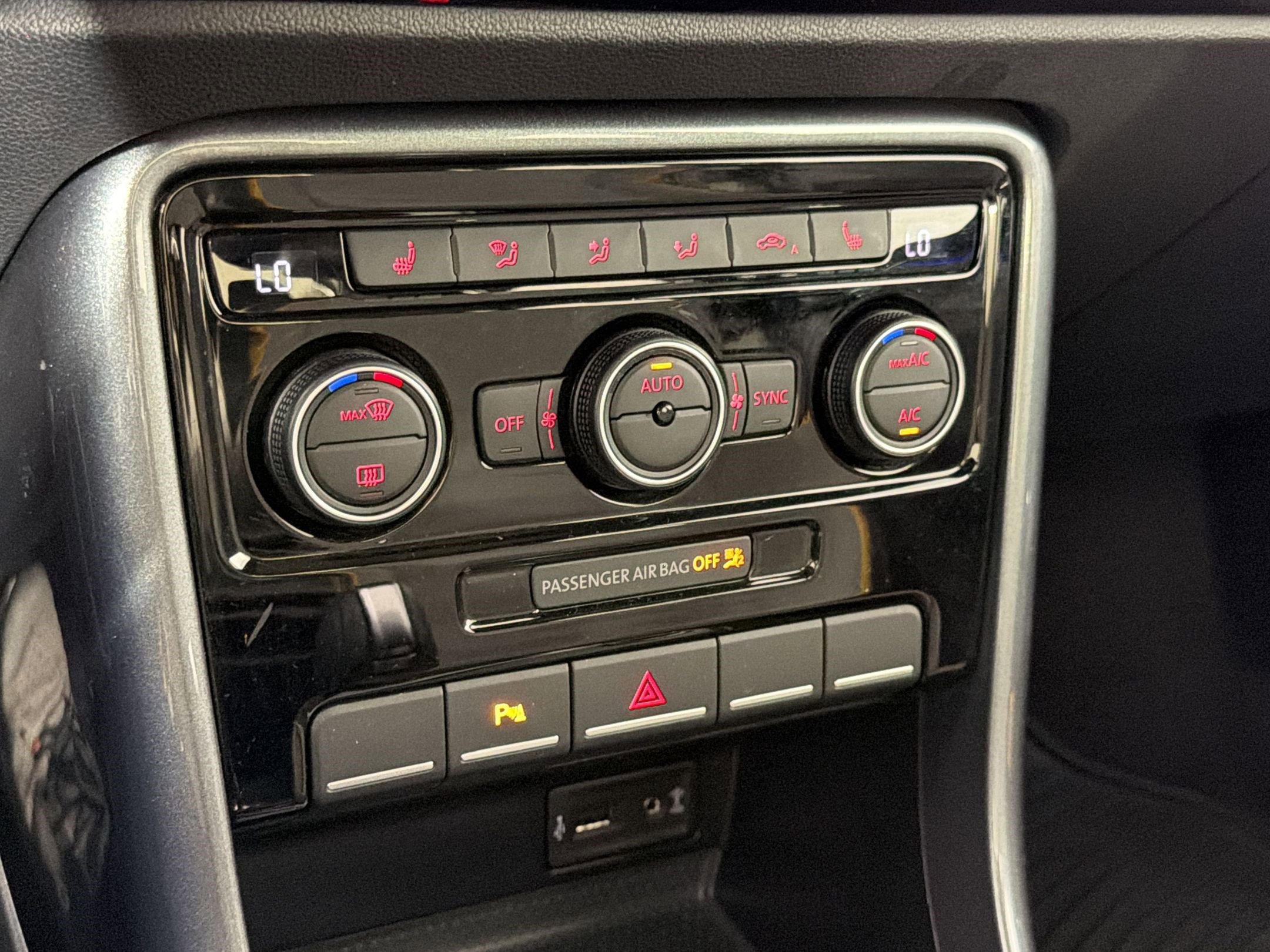 Used 2017 Volkswagen Beetle 1.8T Dune image 24