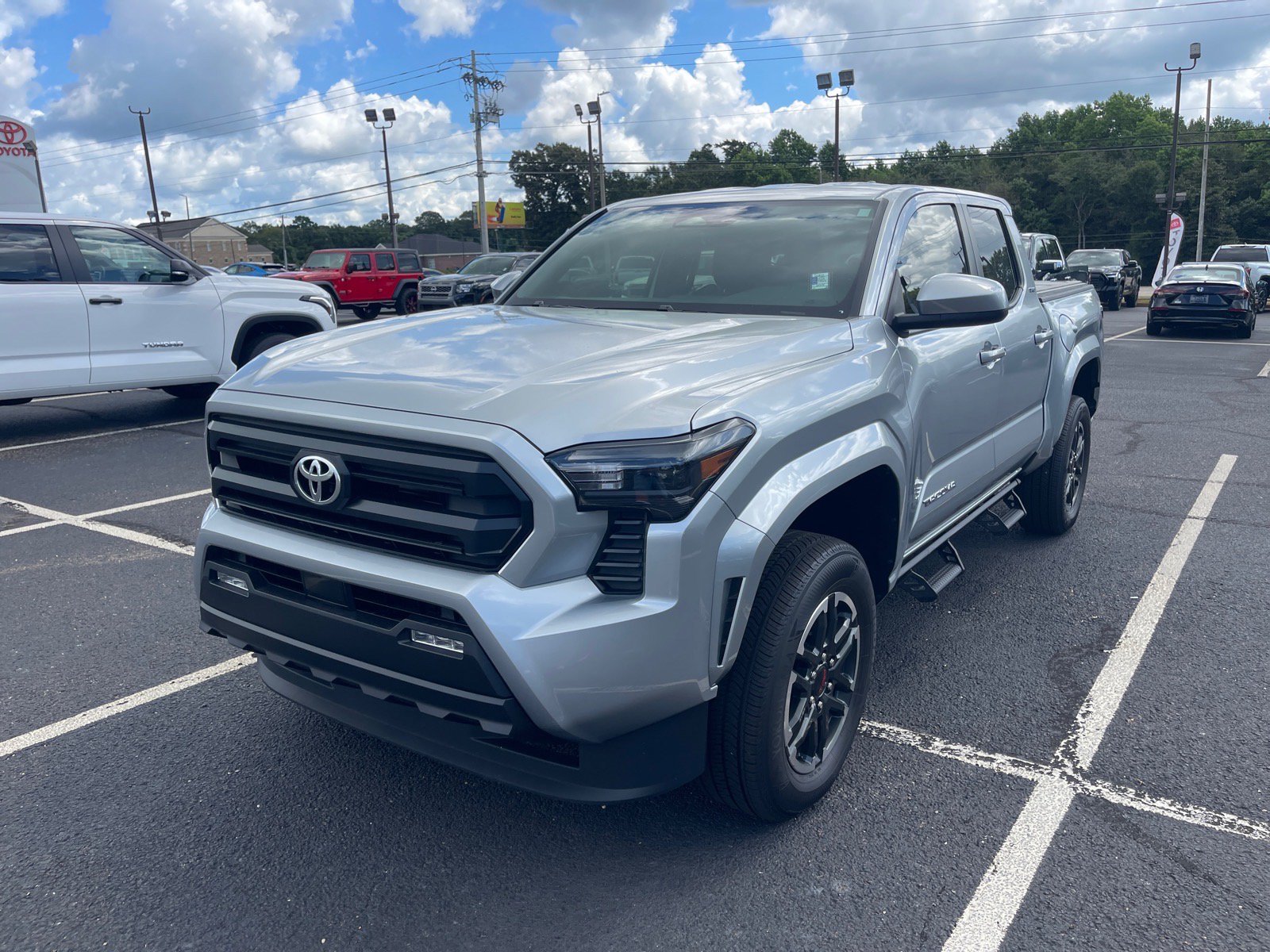 Used 2025 Toyota Tacoma SR5 AWD/4WD image 3