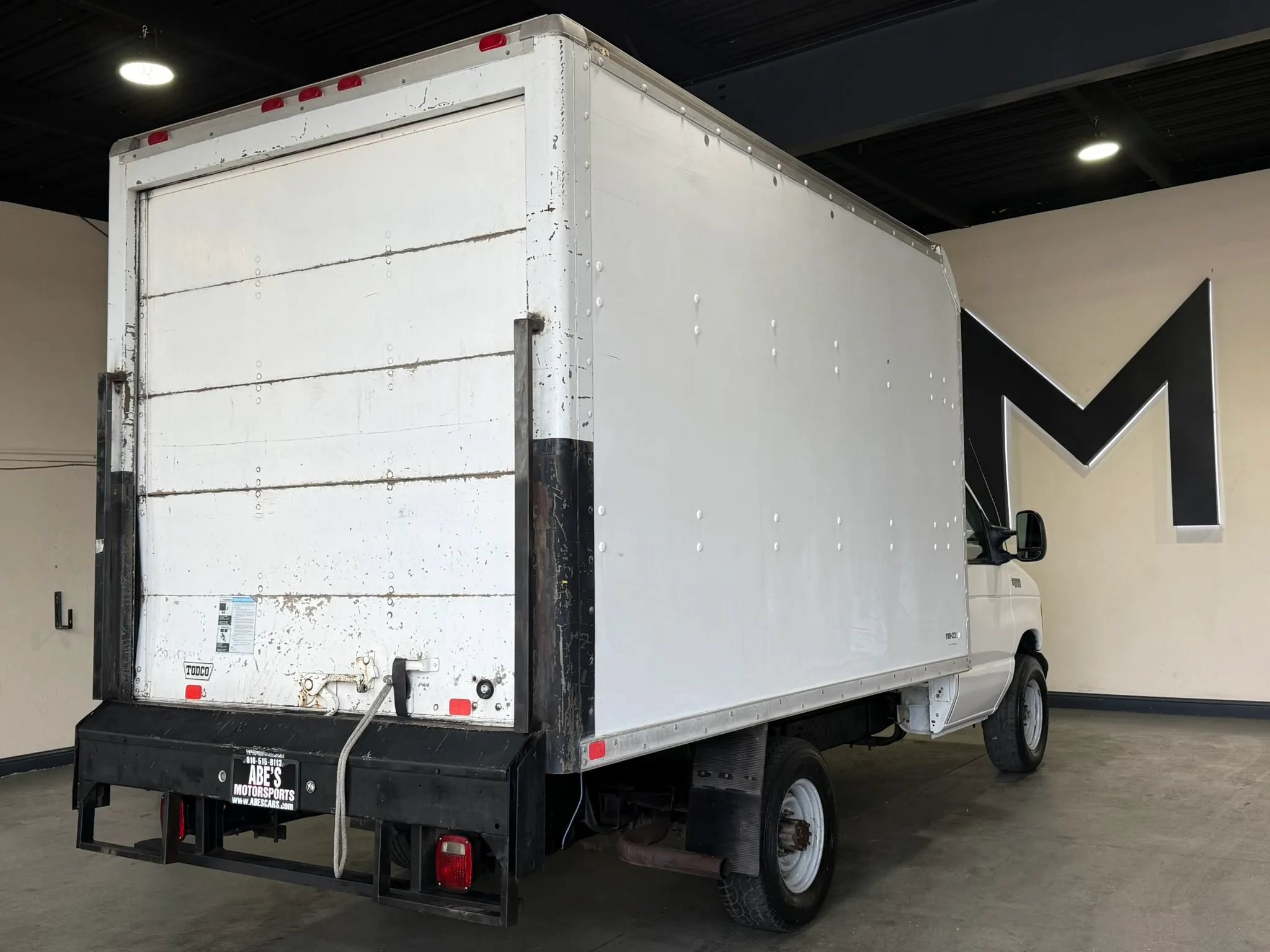 Used 2005 Ford E-350 and Econoline 350 Super Duty RWD image 4