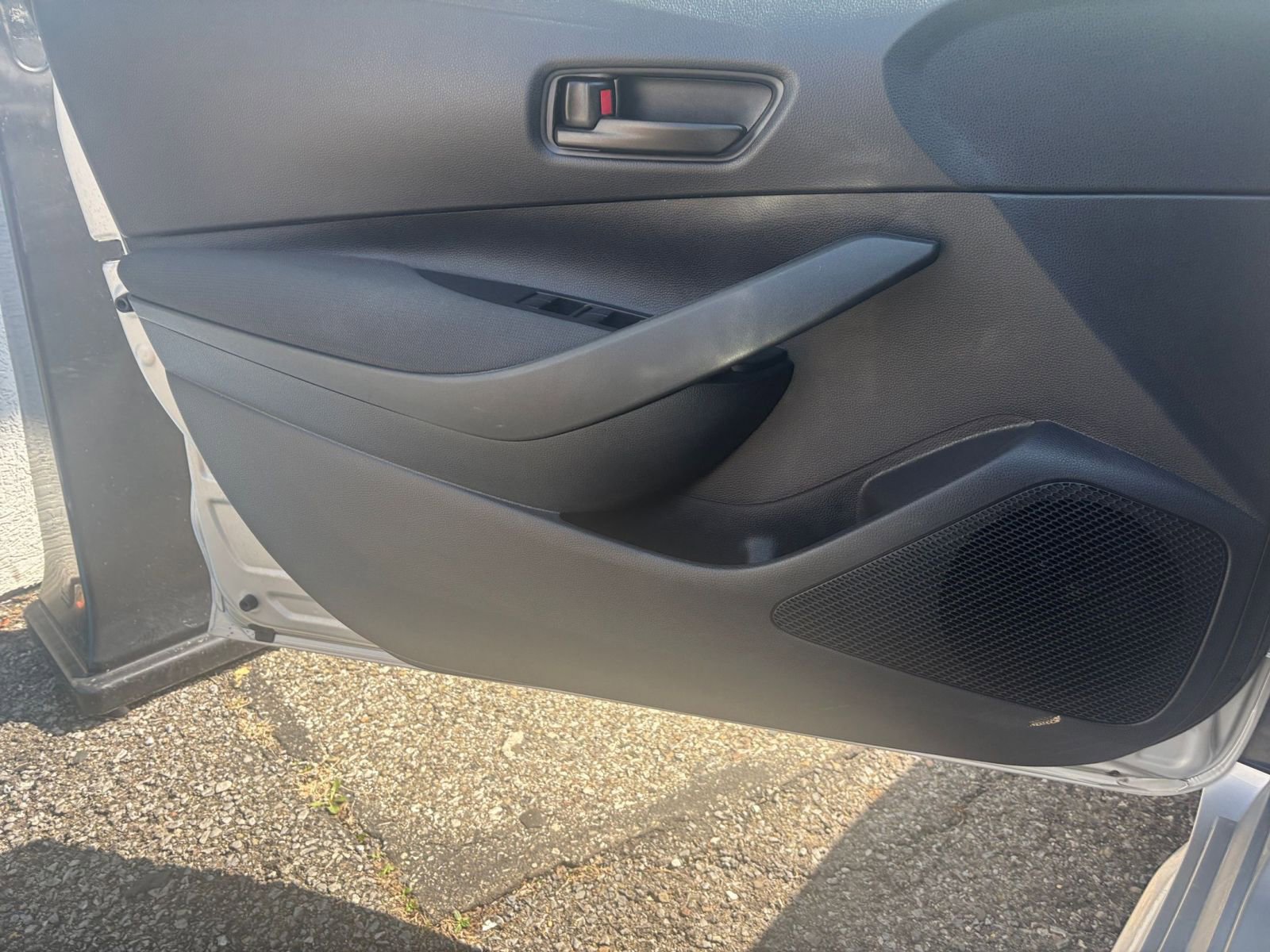 Used 2025 Toyota Corolla LE image 18